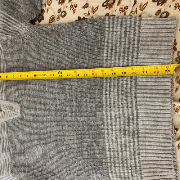 Wotchman Gray Vintage Sweater V Neck Collar - Picture 11 of 12